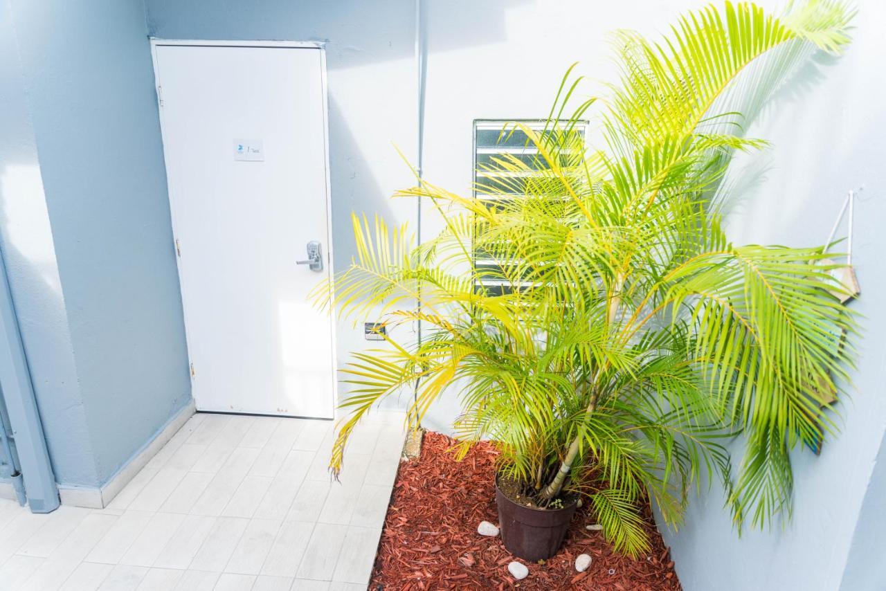 The Pelican Poshtel San Juan Exterior photo